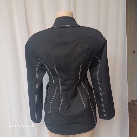 Zara. XS Women's Black Blazer with White Stitching.it Does Not Have The Label - Picture 10 of 13